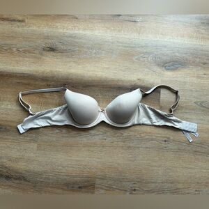 Victorias Secret body by Victoria bra